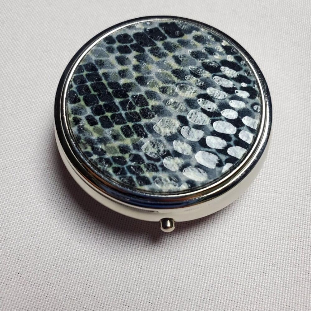 NWOT Snakeskin Travel Pill Case Metal Snap Close